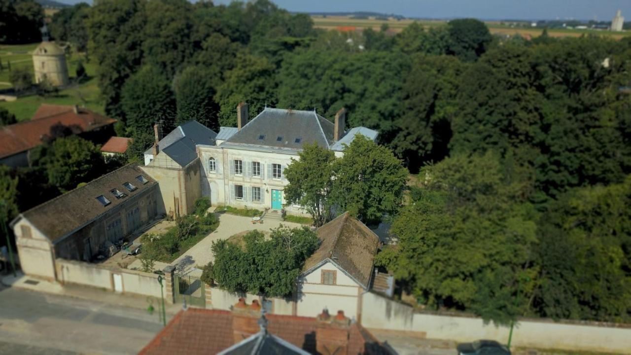 Bed and Breakfast Yxie - Manoir Des Arts Villeblevin Exteriér fotografie